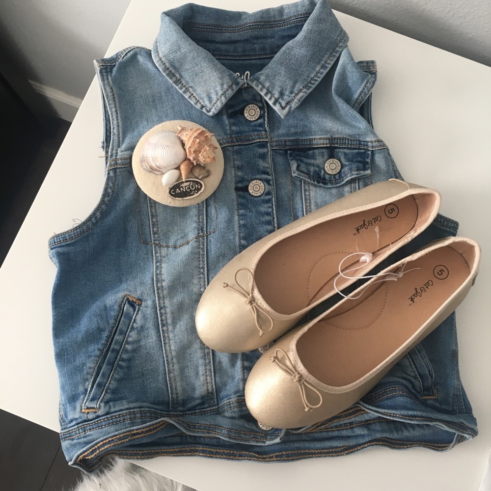 Cat and Jack Gold Flats 🤩